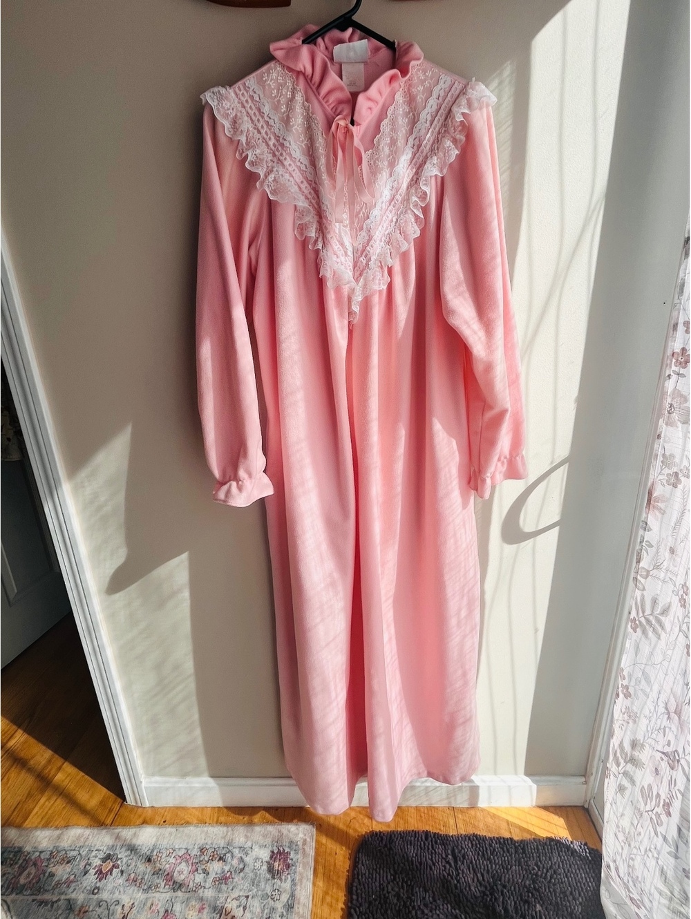 Vtg 70s 80s Gilligan O'Malley Pastel Pink Lace Kaftan Nightgown Robe Cottage